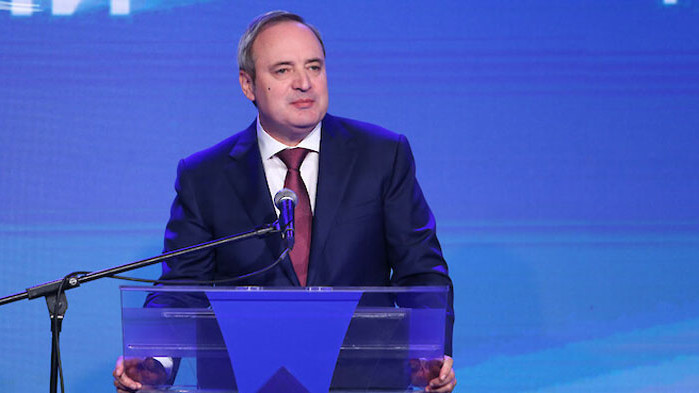 Бях издигнат от инициативен комитет. Аз се колебаех. Появи се