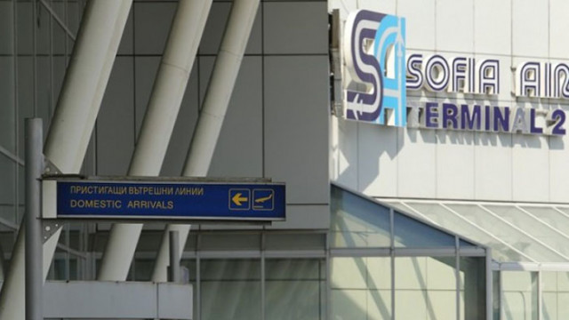 Самолет на Пакистанските авиолинии е кацнал извънредно на Летище София