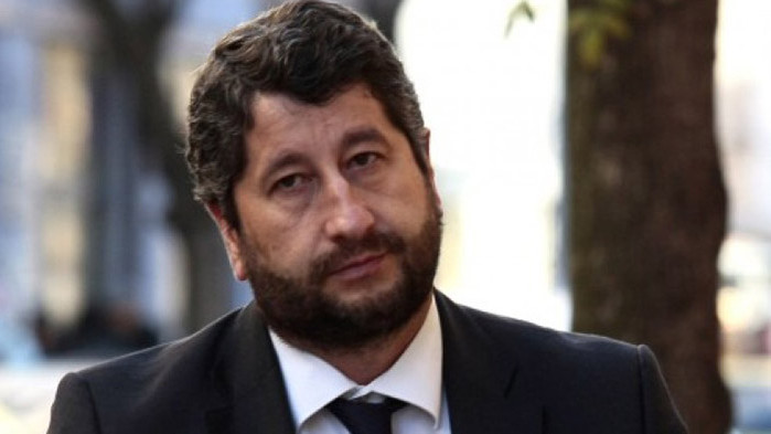 След призивите за оставка: Христо Иванов отива на вътрешна проверка в ДБ