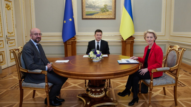Европейският съюз преглежда различни начини да гарантира че Украйна ще