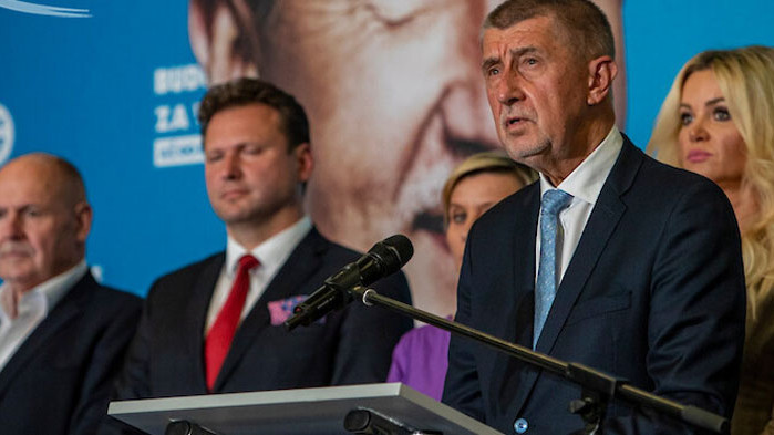 Действащият чешки премиер милиард Андрей Бабиш отхвърля предложението на президента