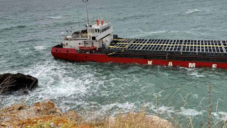 Започна изпълнението на одобрения спасителен план по товаро-разтоварителните дейности на кораба