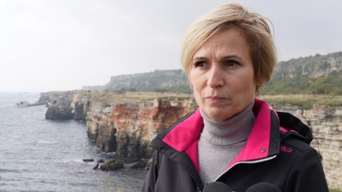 Кандидатът за вицепрезидент Невяна Митева промени извънредно програмата си и