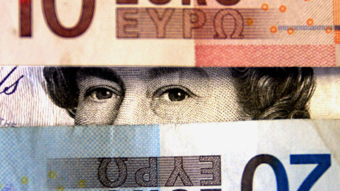 Еврото и паундът отново се обезценяват спрямо долара