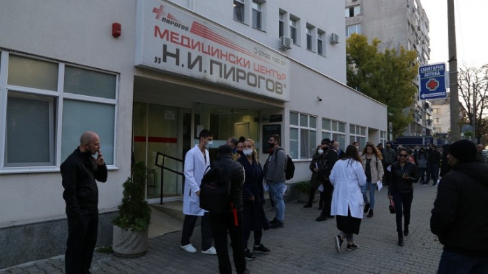Мерките на Кацаров внесоха хаос и напрежение сред лекари и медицински работници