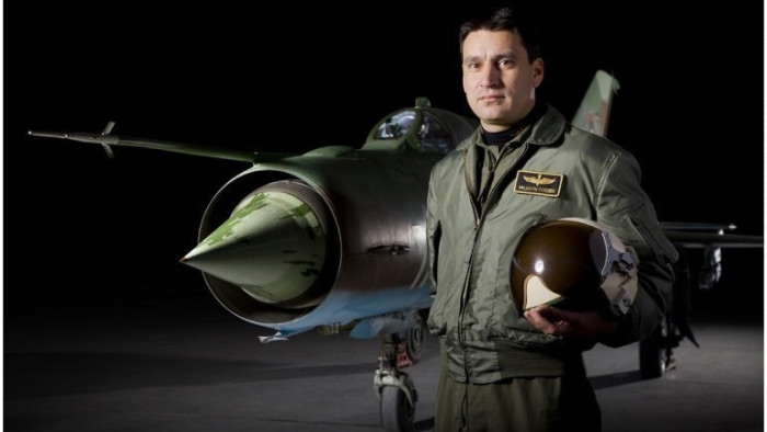 Синът на загиналия на 9 юни т. г. пилот Валентин