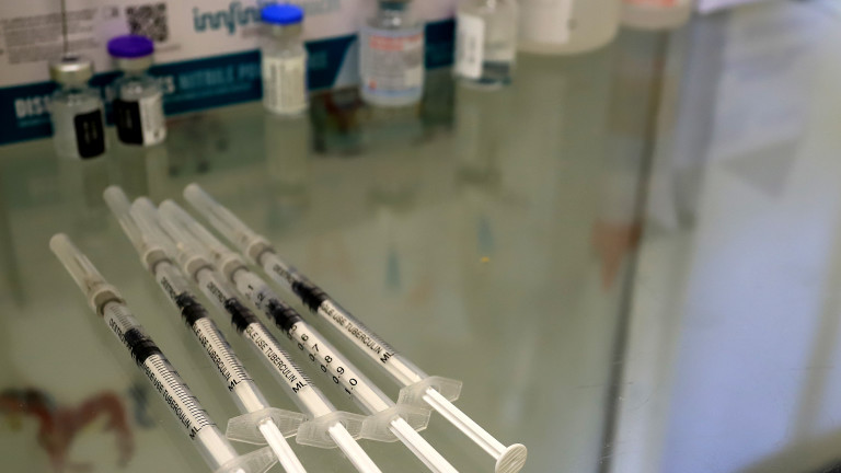 Поставянето на дози от различни ваксини срещу Covid-19 може да даде по-силен имунен отговор