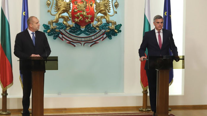 Президентът и служебното правителство започнаха с посланическите назначения непосредствено преди