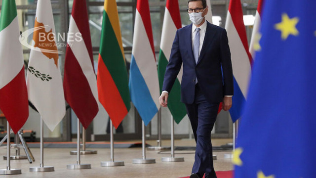 Европейският парламент наказа Полша