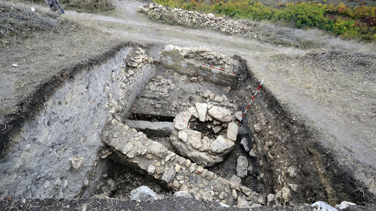 Археолози разбулват тайните на крепостта Букелон