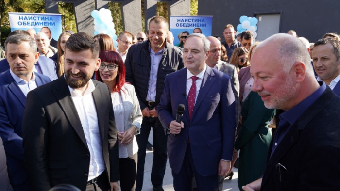 Радев дължи много отговори за проблемите на страната и грешките