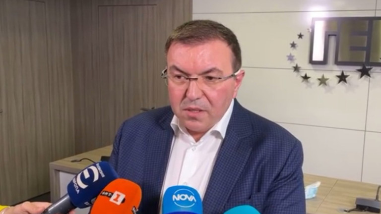 Костадин Ангелов: Срокът на "Пфайзер" ваксините е удължен, има паника заради Кацаров (ВИДЕО)