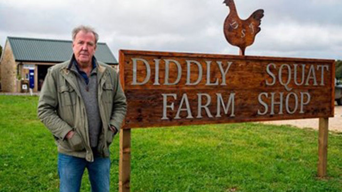 Звездата на “Топ Гиър” Джереми Кларксън стана най-известният фермер на Англия