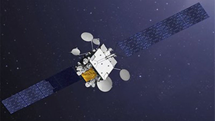 Франция изстреля 2 сателита, единият - военно "технологично бижу"