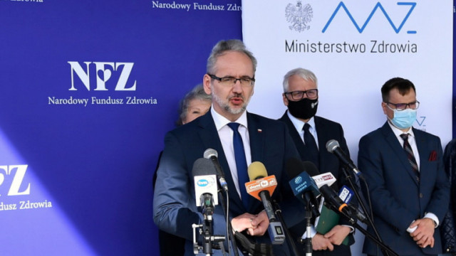 Полският министър на здравеопазването Адам Ниджелски коментира в понеделник че правителството може