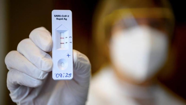 От Здравното министерство предоставиха 600 000 антигенни тестове на регионалните здравни