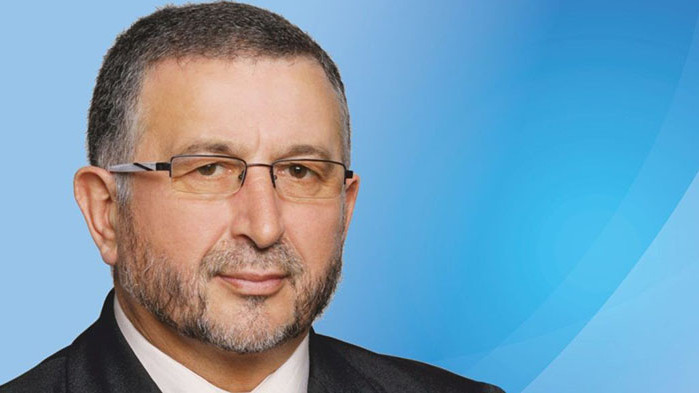 – Адвокат Балачев, преди да нагазим дълбоко в ключови за