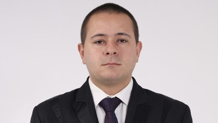 Анатоли Апостолов е общински съветник в община Белослав. Изключително позитивен