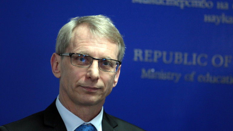 Учениците, които не бъдат тествани за коронавирус, ще останат на