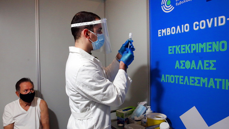 Гърция с рекорден брой нови случаи на COVID-19 от началото на пандемията