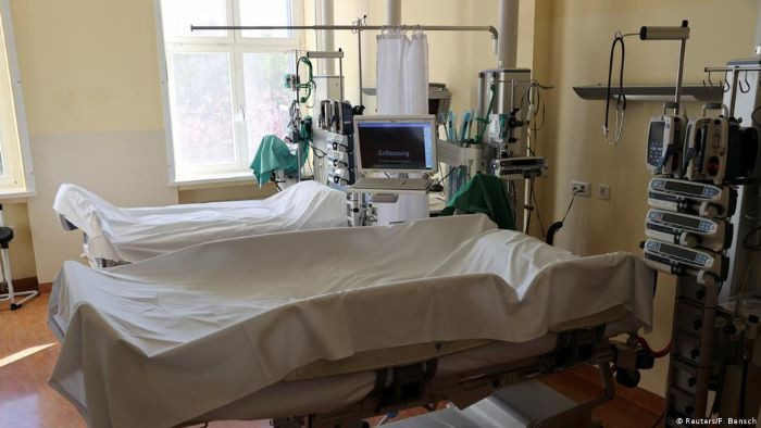 COVID-19 уби 310 българи само за денонощие. Черни рекорди, черно управление