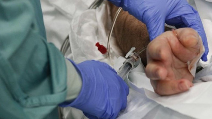 Мрежата загря след черния рекорд от починали и новозаразени с коронавирус: Престъпно бездействие