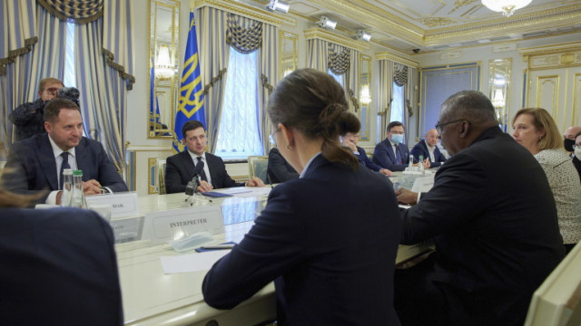 Украинският президент Володимир Зеленски одобри нов пакет от санкции срещу Русия