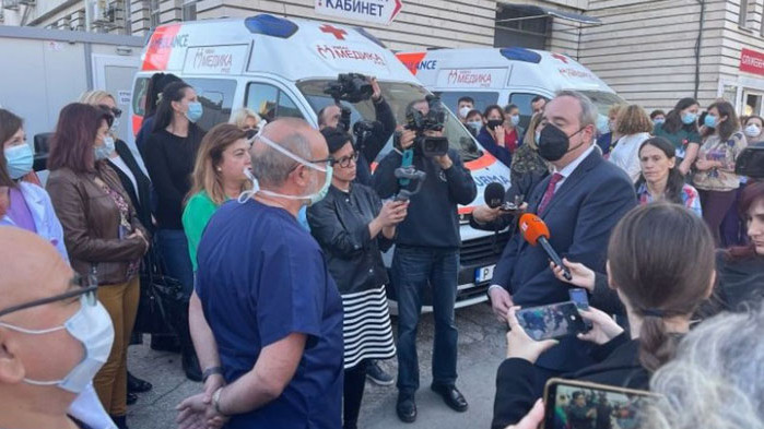 Кандидатът за президент проф. Анастас Герджиков се срещна с лекари