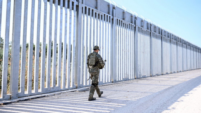 Гръцкото правителство иска да удължи оградата на гръцко турската граница в