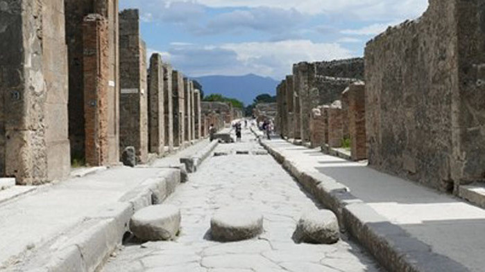 Археолози откриха стая на роби във вила до Помпей