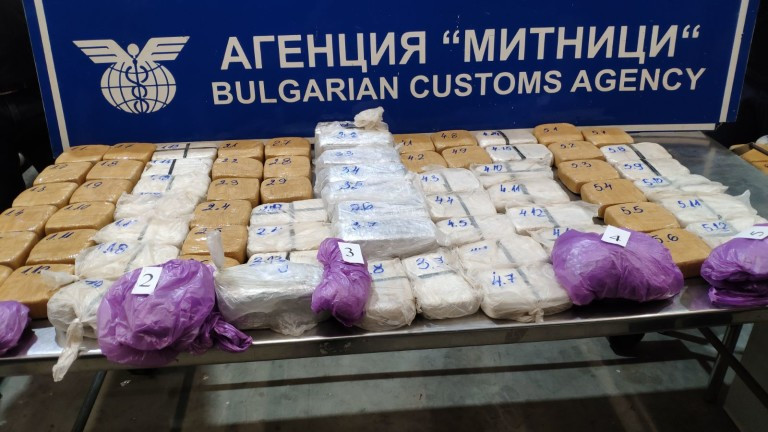 Интернет-новото място за трафик на наркотици