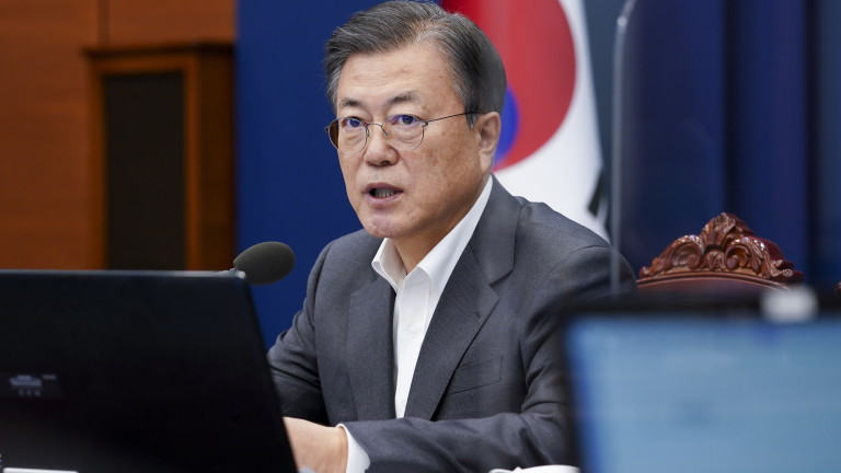 Президентът на Южна Корея Мун Дже-ин настоя Сеул да засили