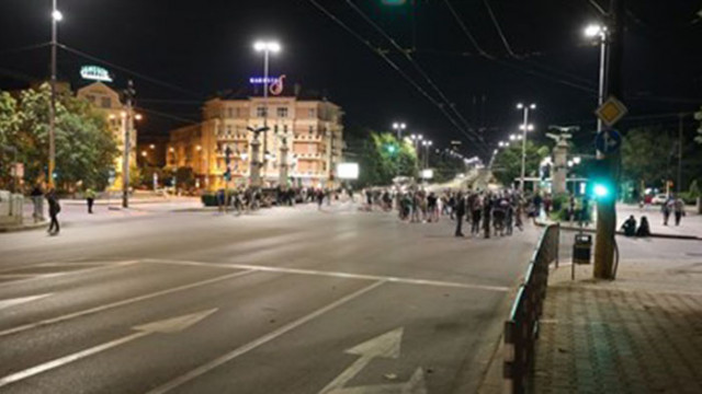 Протест срещу зеления сертификат блокира част от центъра на София