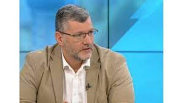 Проф. Георги Момеков: Лекарството срещу COVID-19 няма как да направи ваксините излишни