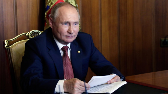 Руският президент Владимир Путин е обсъдил по телефона с директора на