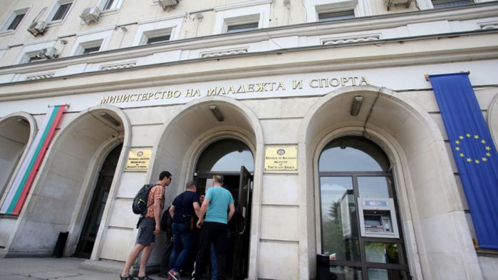 Служебният спортен министър готви неприятна изненада с парите за федерациите