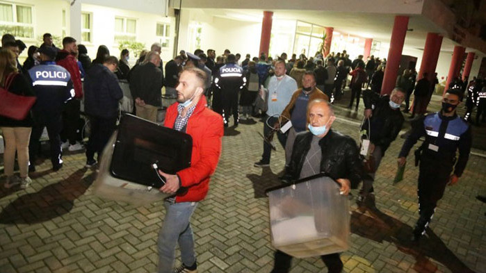 В Албания никой не говори за машинен вот, заявява пред