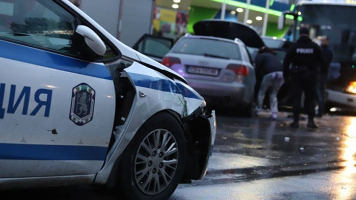 15- годишен е предизвикал гонка с полицията, завършила с тежка катастрофа в София