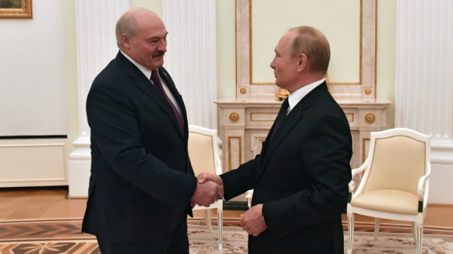 Беларус и нейният съюзник Русия обявиха че провеждат съвместни военни