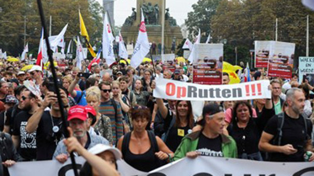 Протести избухнаха в столицата на Нидерландия Хага след като правителството