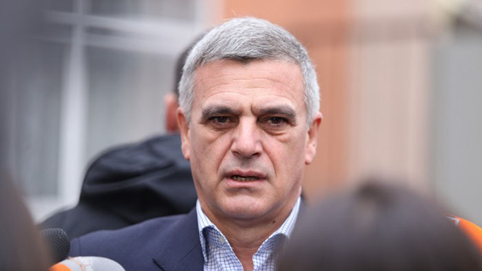 Малко след като гласува, служебният премиер шокиращо обяви, че ще