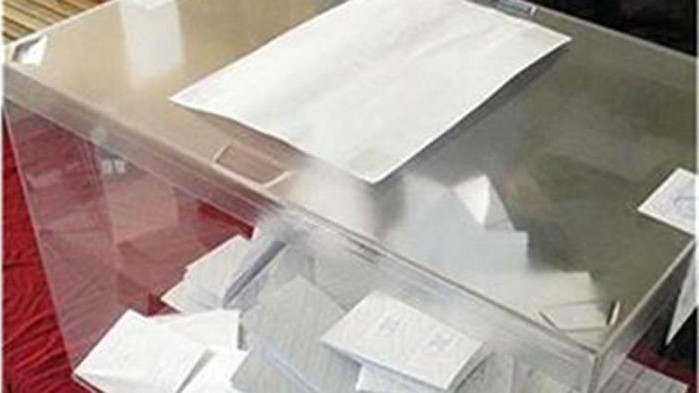 Анализатори коментираха в изборното студио на БНТ, че има шанс