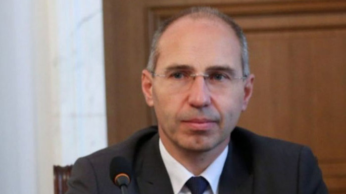 На изборите проблем е имало със 77 машини, добави той