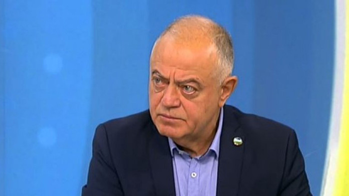 Лидерът на ДСБ Атанас Атанасов също реши да подаде оставка.