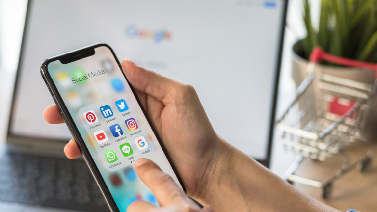 Социалните мрежи Facebook и Instagram събират данни от лица под