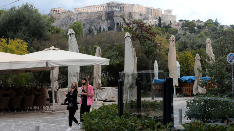 Таверни и кафенета в Гърция затварят за Covid протест