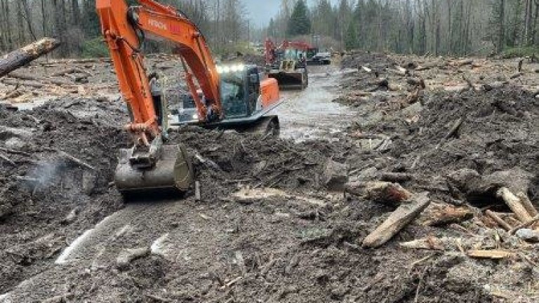 Буря невиждана от век удари Ванкувър, една жена е загинала, двама са в неизвестност