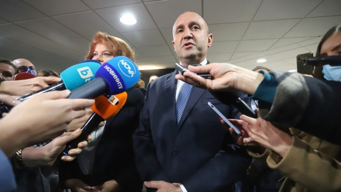 Ходил ли е Радев при Доган и бил ли е посочен за кандидат на БСП преди Нинова да стане председател?