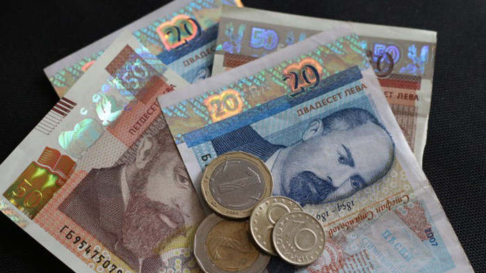 Очаква се около 65 000 души да запазят работните си