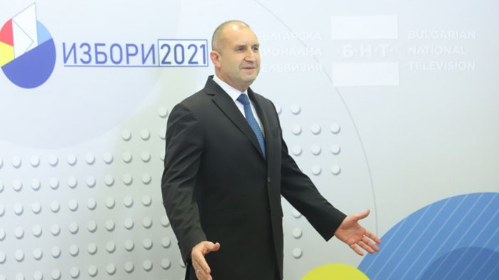 Бареков: Правилно ли чух или Радев прекръсти авторката на романа „Глина“?